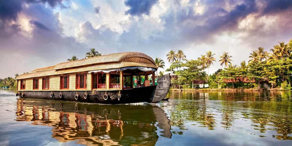 7 Best Tourist Places In Kerala