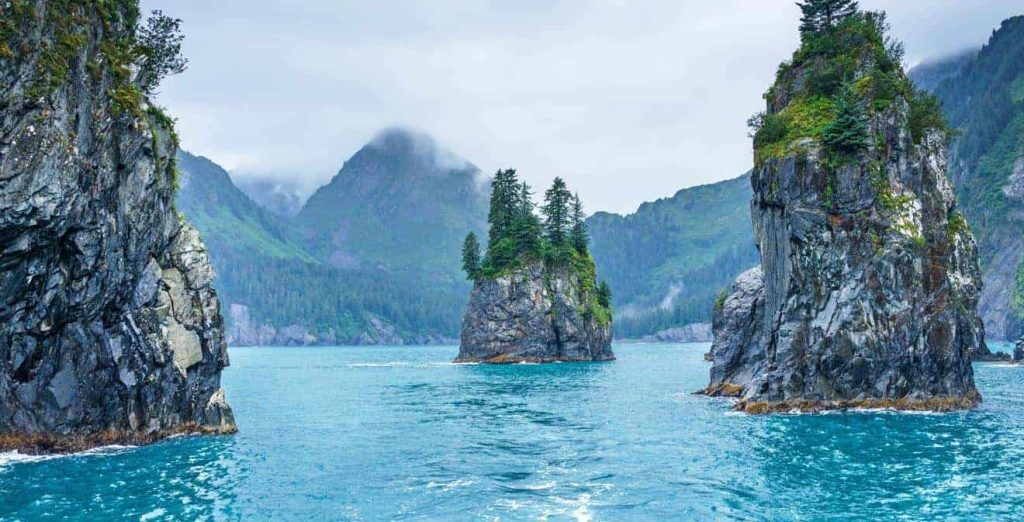 Top 9 Divine Destinations to Visit in Alaska 2023